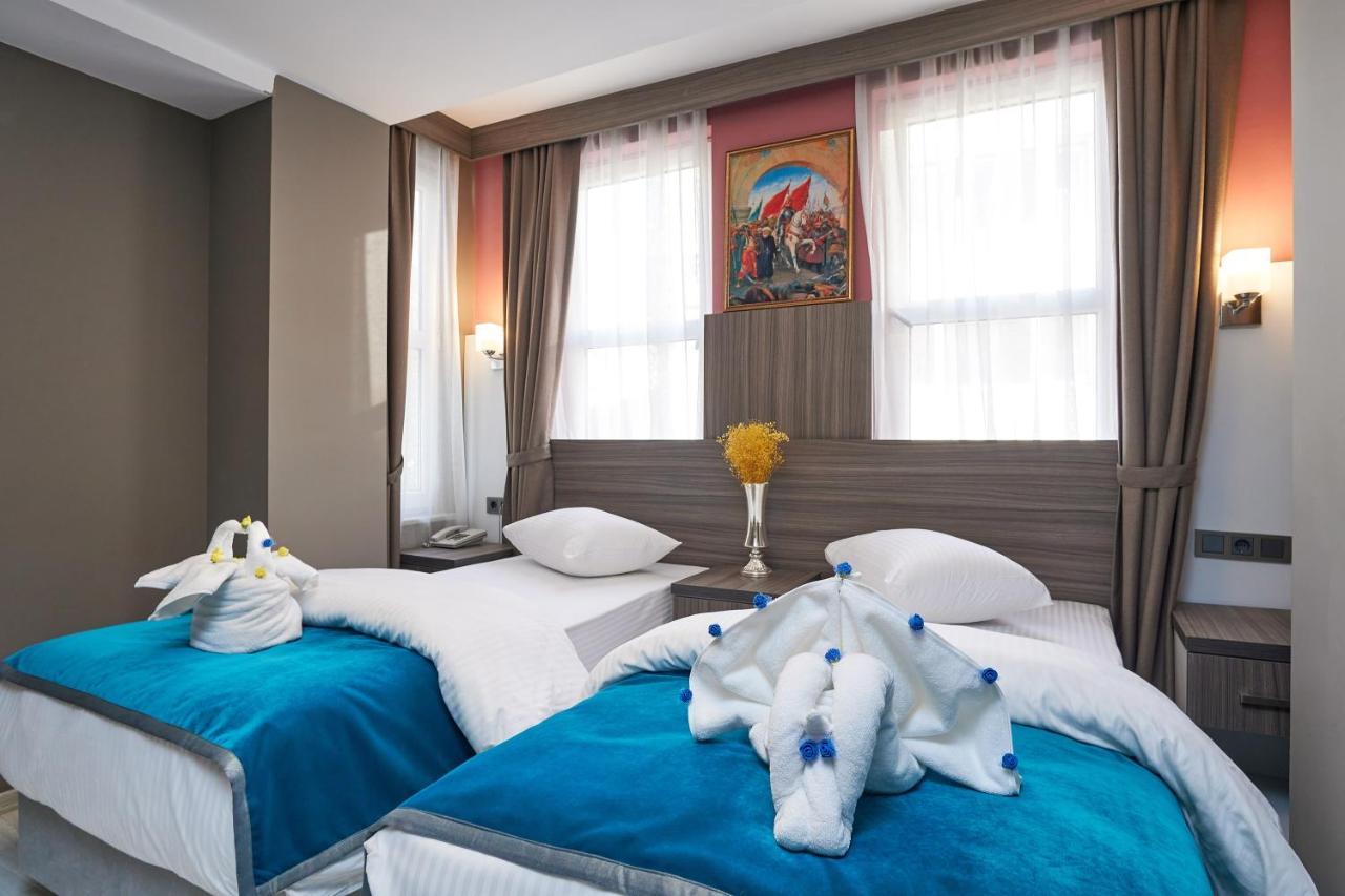 Renzo Istanbul Luaran gambar